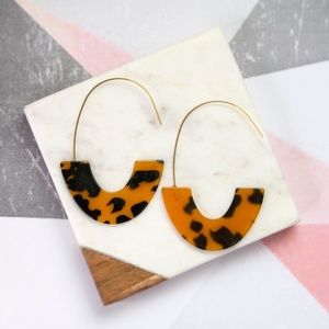 Acrylic Resin U Shaped Tortoiseshell Earrings
